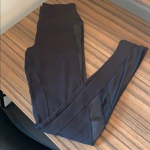 ALO Yoga Pants - Alo high waist elevate Legging ALO Yoga Pants - Alo high waist elevate Legging